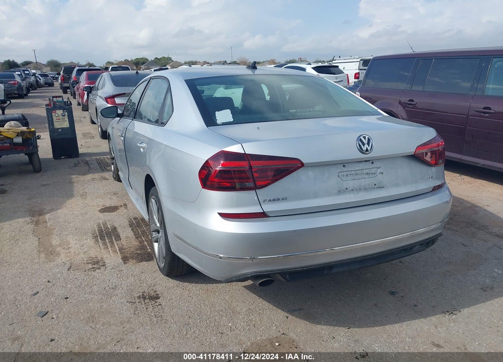 2018 VOLKSWAGEN PASSAT VIN: 1VWAA7A32JC049619