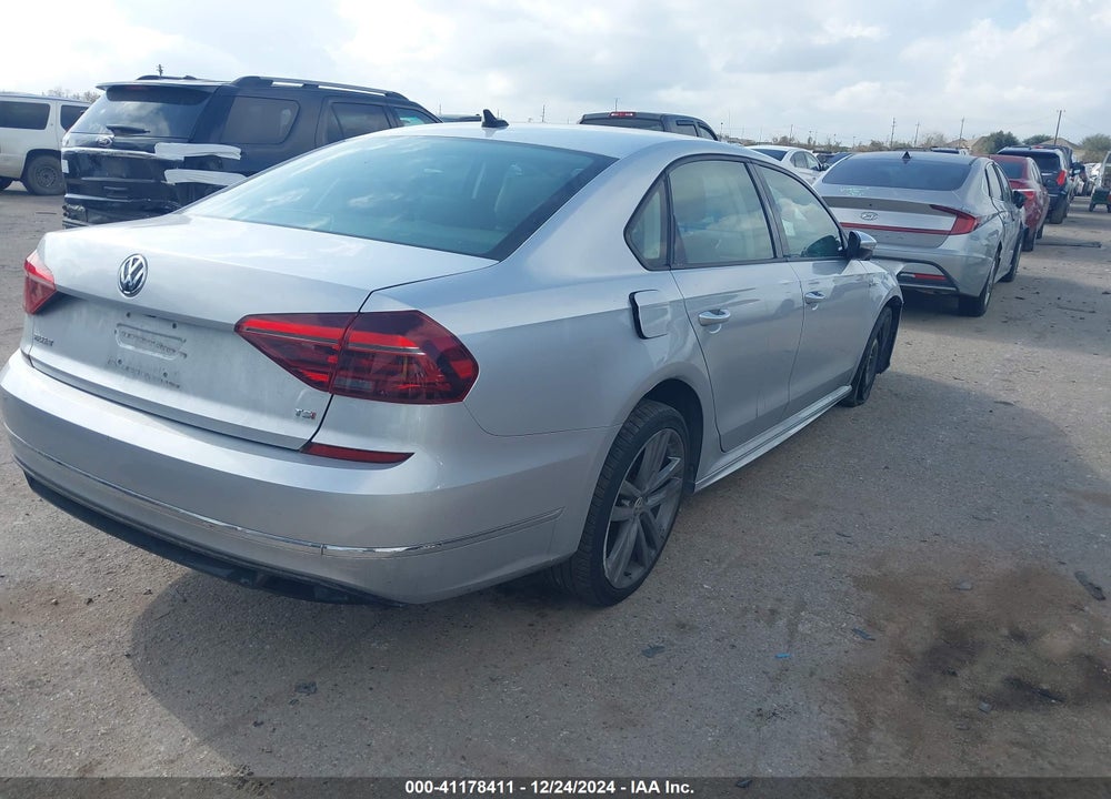 2018 VOLKSWAGEN PASSAT VIN: 1VWAA7A32JC049619