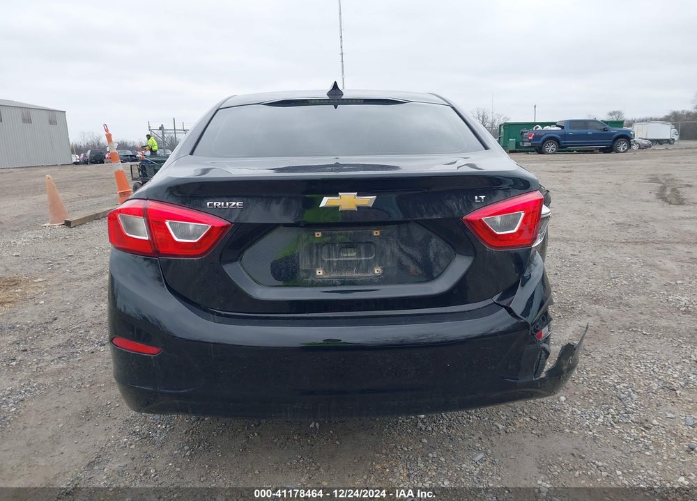 2018 CHEVROLET CRUZE VIN: 1G1BE5SM8J7230894