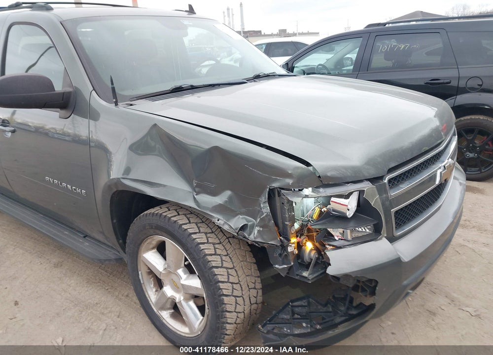 2011 CHEVROLET AVALANCHE 1500 LT1 VIN: 3GNTKFE39BG108023