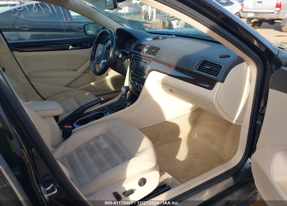 2015 VOLKSWAGEN PASSAT 2.0L TDI SEL PREMIUM VIN: 1VWCV7A33FC016780