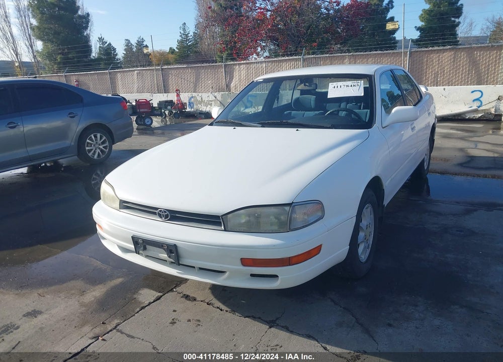 1993 TOYOTA CAMRY LE VIN: JT2SK12E9P0132260