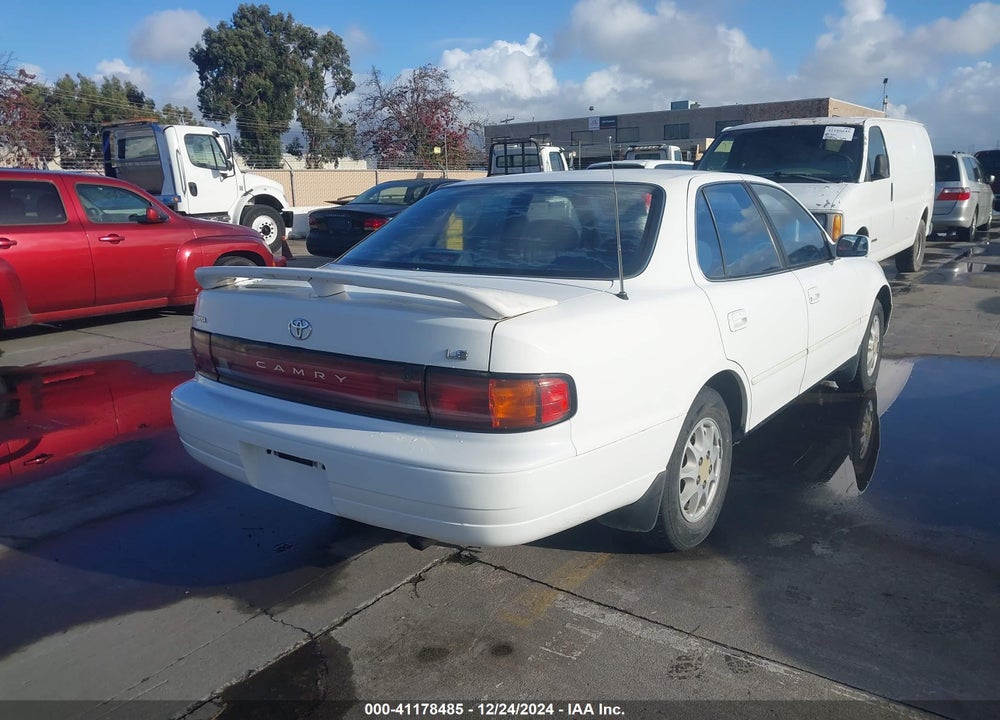 1993 TOYOTA CAMRY LE VIN: JT2SK12E9P0132260