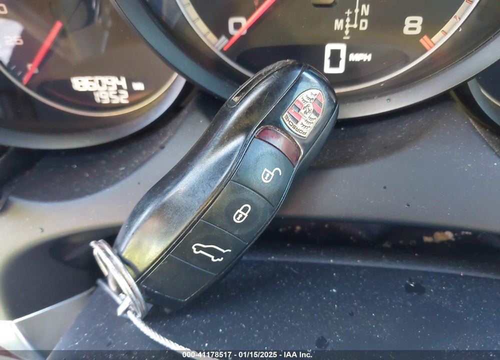 2011 PORSCHE CAYENNE VIN: WP1AC2A24BLA81270