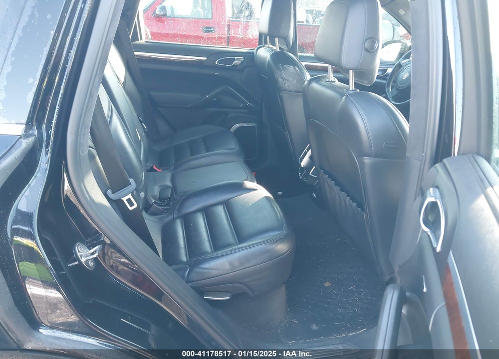 2011 PORSCHE CAYENNE VIN: WP1AC2A24BLA81270