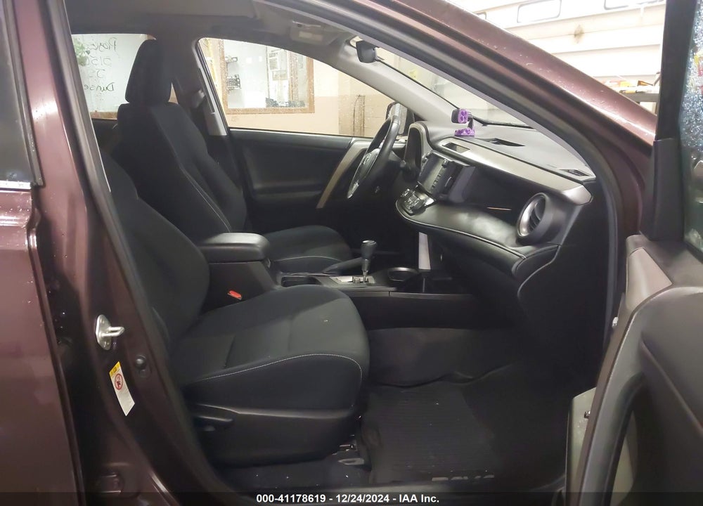 2018 TOYOTA RAV4 ADVENTURE/XLE VIN: 2T3RFREVXJW757063
