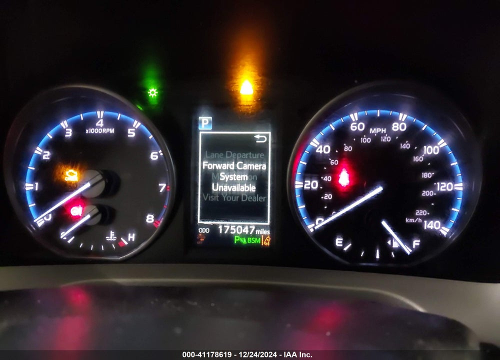 2018 TOYOTA RAV4 ADVENTURE/XLE VIN: 2T3RFREVXJW757063