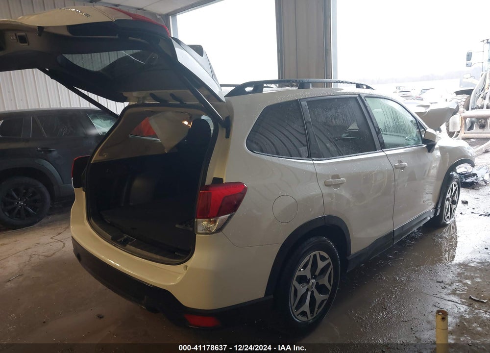 2024 SUBARU FORESTER VIN: JF2SKADC5RH491467