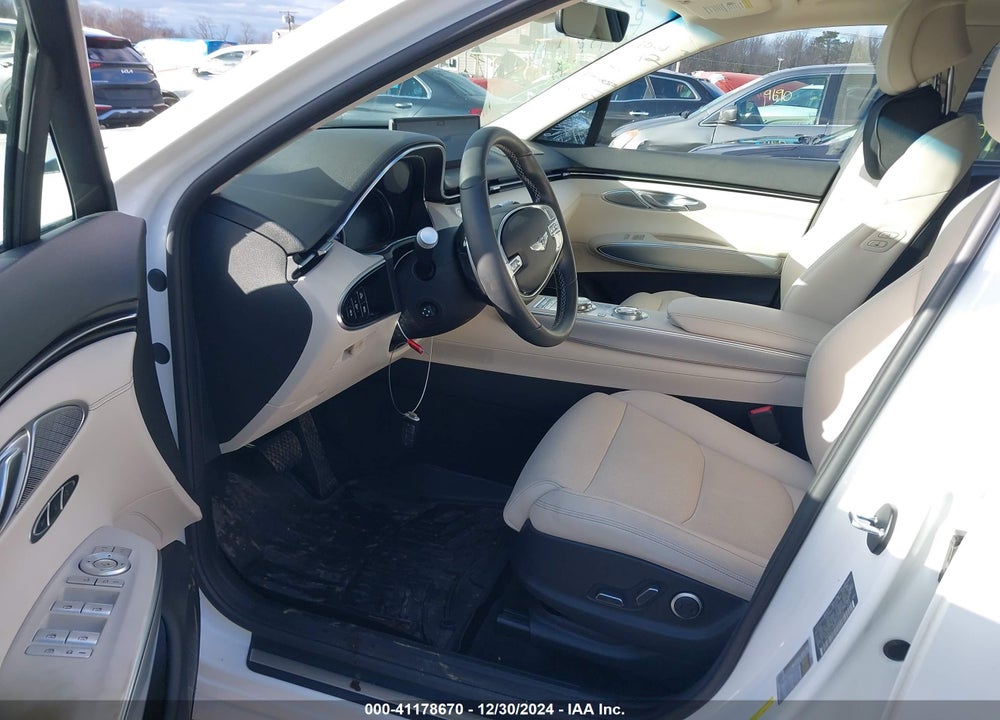 2022 GENESIS GV70 2.5T AWD VIN: KMUMADTB8NU064495