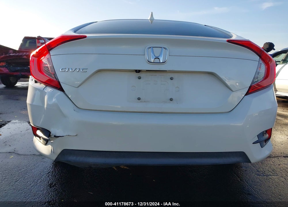 2018 HONDA CIVIC VIN: 2HGFC2F71JH575305