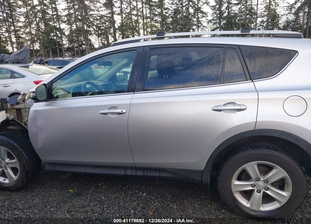 2013 TOYOTA RAV4 XLE VIN: 2T3RFREV9DW018819