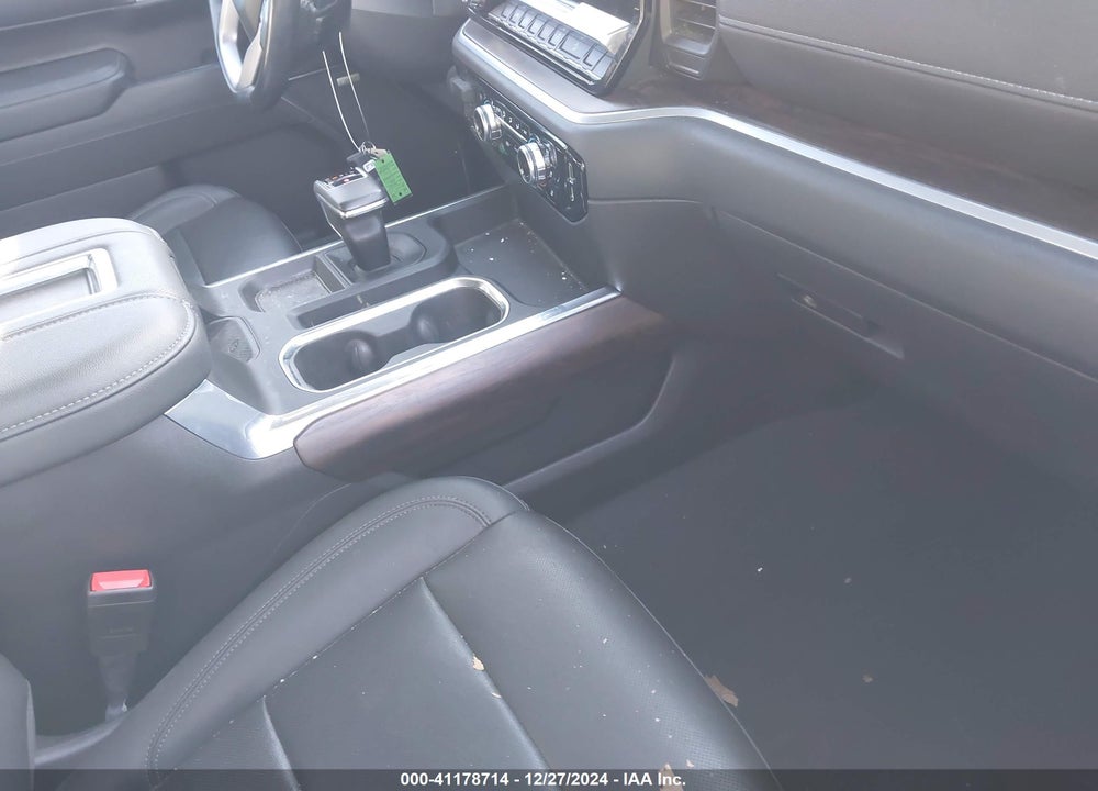 2022 GMC SIERRA 1500 4WD SHORT BOX SLT VIN: 3GTUUDED0NG622402