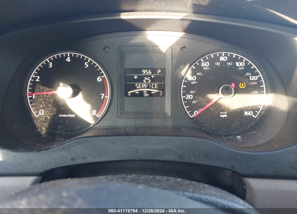 2011 VOLKSWAGEN JETTA 2.0L S VIN: 3VW2K7AJ9BM330137