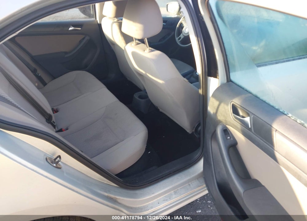 2011 VOLKSWAGEN JETTA 2.0L S VIN: 3VW2K7AJ9BM330137