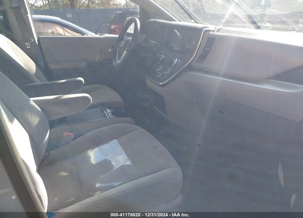 2016 TOYOTA SIENNA LE 8 PASSENGER VIN: 5TDKK3DC1GS714543