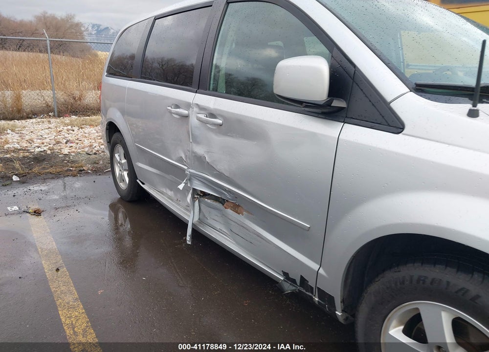 2011 DODGE GRAND CARAVAN MAINSTREET VIN: 2D4RN3DG4BR672320