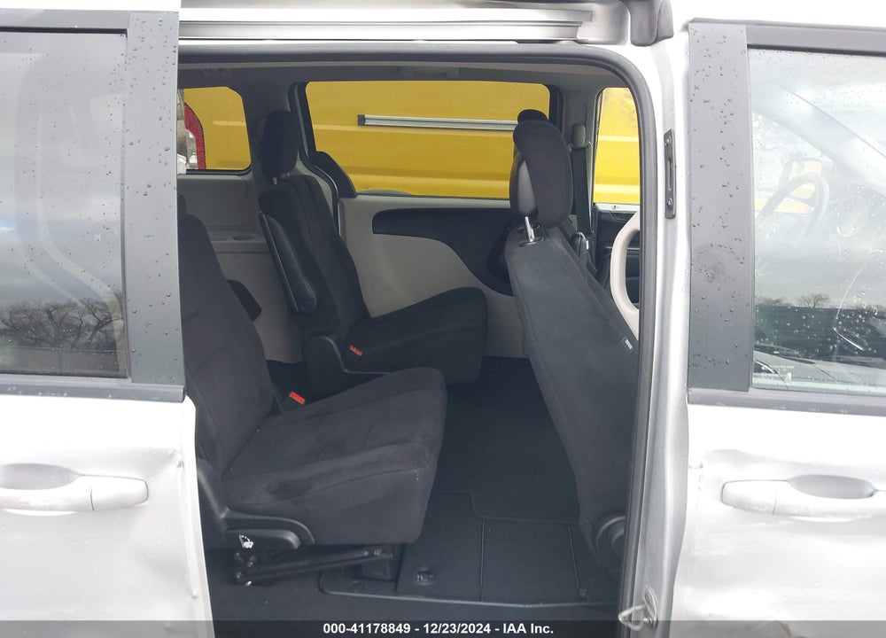 2011 DODGE GRAND CARAVAN MAINSTREET VIN: 2D4RN3DG4BR672320