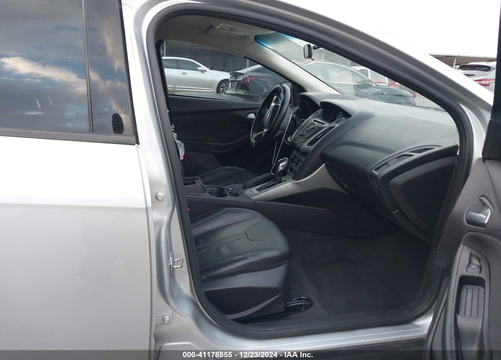 2014 FORD FOCUS SE VIN: 1FADP3K2XEL374916