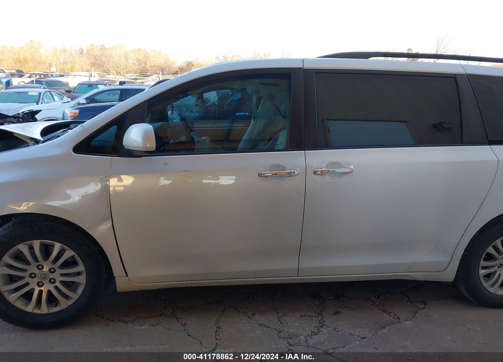 2017 TOYOTA SIENNA XLE LIMITED VIN: 5TDYZ3DC3HS861552