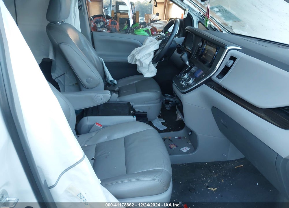 2017 TOYOTA SIENNA XLE LIMITED VIN: 5TDYZ3DC3HS861552