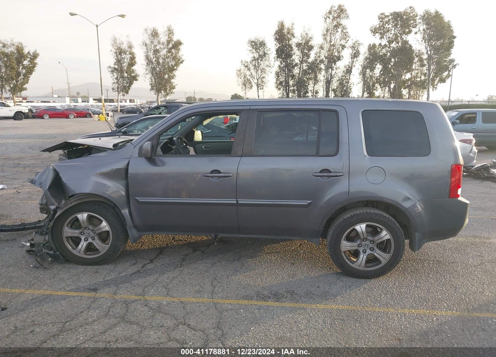 2015 HONDA PILOT VIN: 5FNYF3H46FB008804