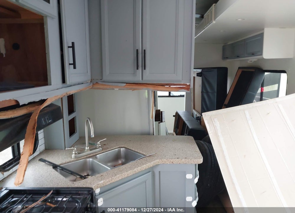 2012 HEARTLAND RV BIGHORN TRAVEL TRAILER VIN: 5SFBG3729CE243744
