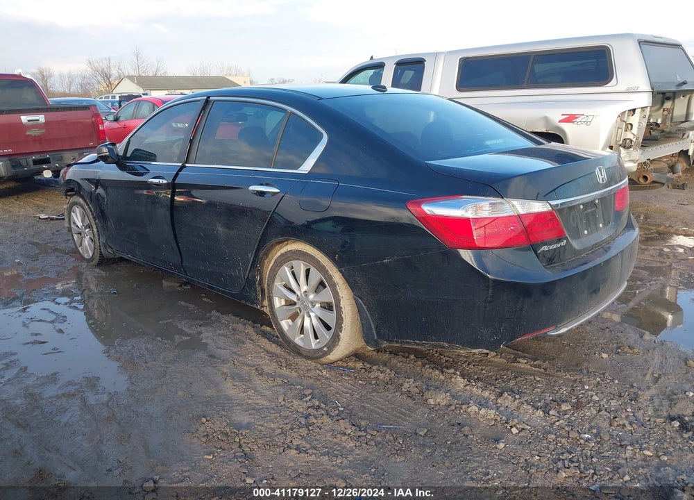2013 HONDA ACCORD VIN: 1HGCR2F83DA071058