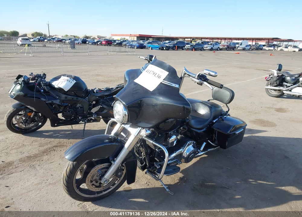 2013 HARLEY-DAVIDSON FLHX STREET GLIDE VIN: 1HD1KBM12DB611220