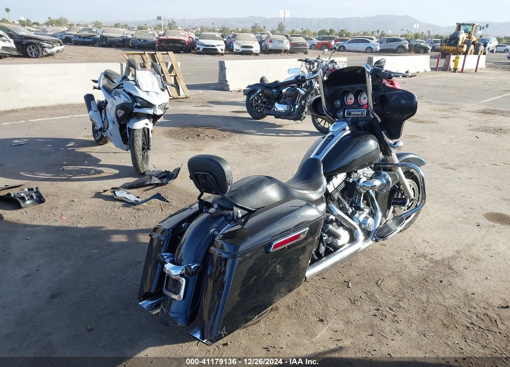 2013 HARLEY-DAVIDSON FLHX STREET GLIDE VIN: 1HD1KBM12DB611220