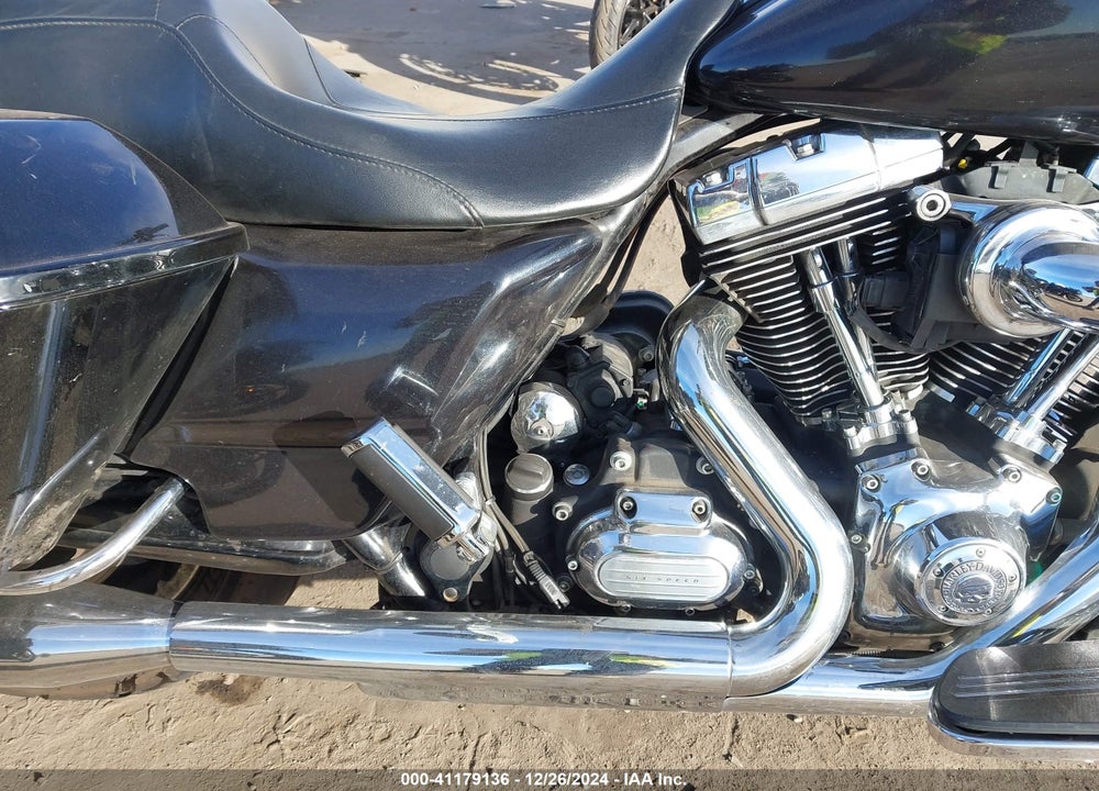 2013 HARLEY-DAVIDSON FLHX STREET GLIDE VIN: 1HD1KBM12DB611220
