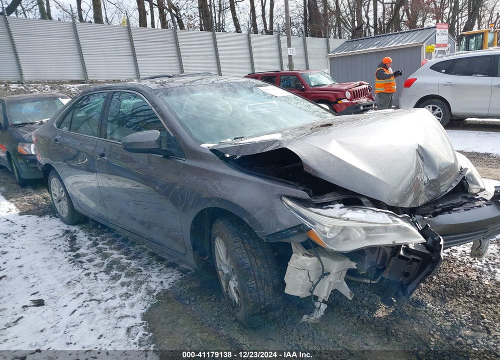 2017 TOYOTA CAMRY LE VIN: 4T1BF1FK4HU704952