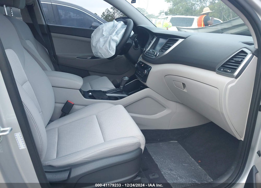 2018 HYUNDAI TUCSON SPORT VIN: KM8J33AL0JU716716