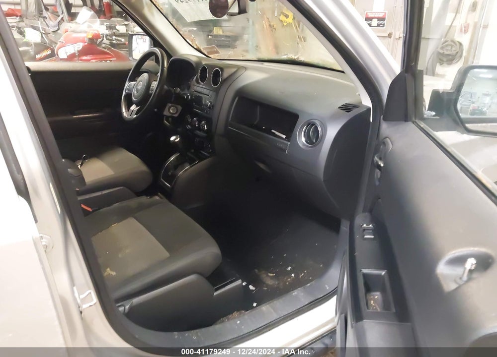 2012 JEEP PATRIOT LATITUDE VIN: 1C4NJRFB5CD568094