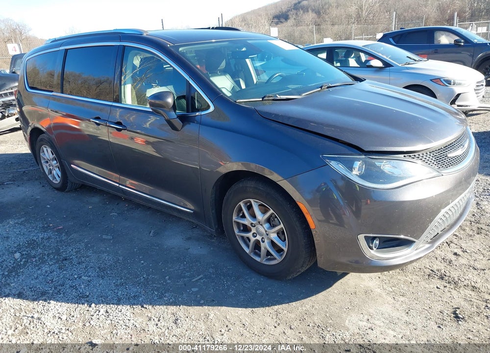 2020 CHRYSLER PACIFICA TOURING L VIN: 2C4RC1BG7LR274191