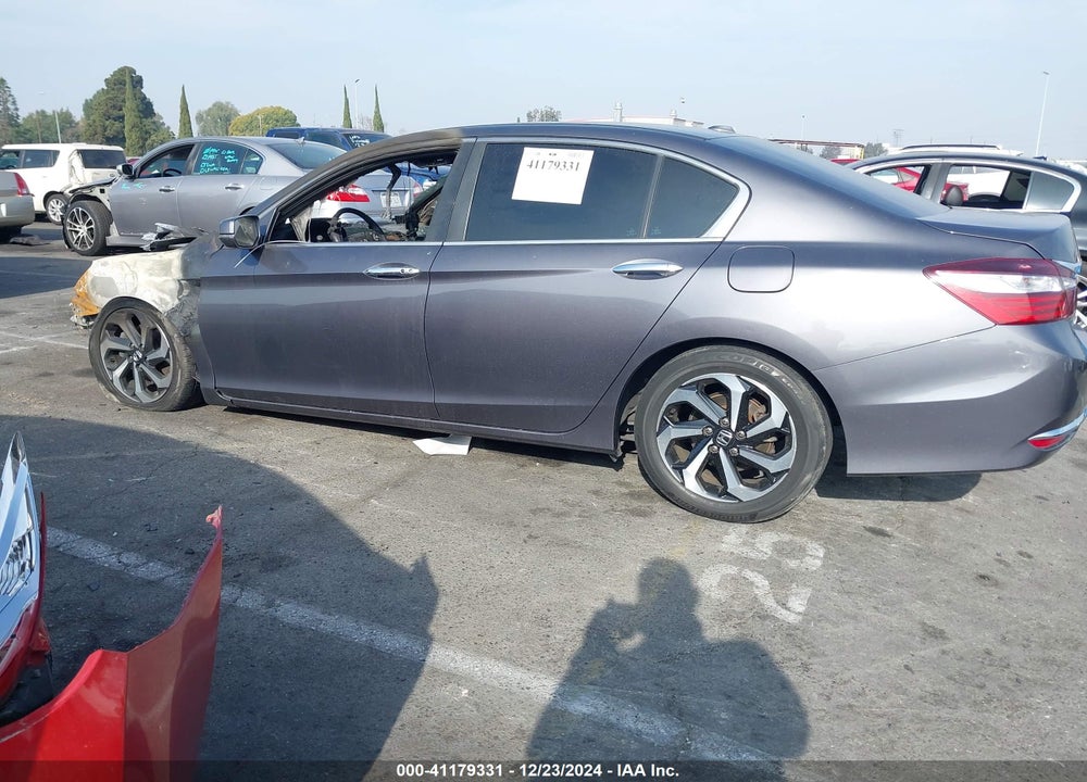 2017 HONDA ACCORD EX-L VIN: 1HGCR2F87HA029871