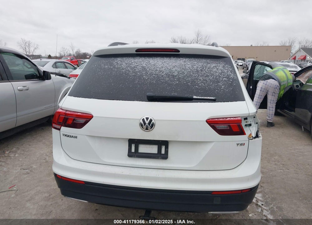 2018 VOLKSWAGEN TIGUAN 2.0T S VIN: 3VV1B7AX1JM088107