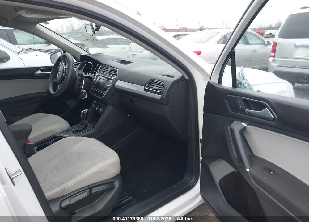 2018 VOLKSWAGEN TIGUAN 2.0T S VIN: 3VV1B7AX1JM088107