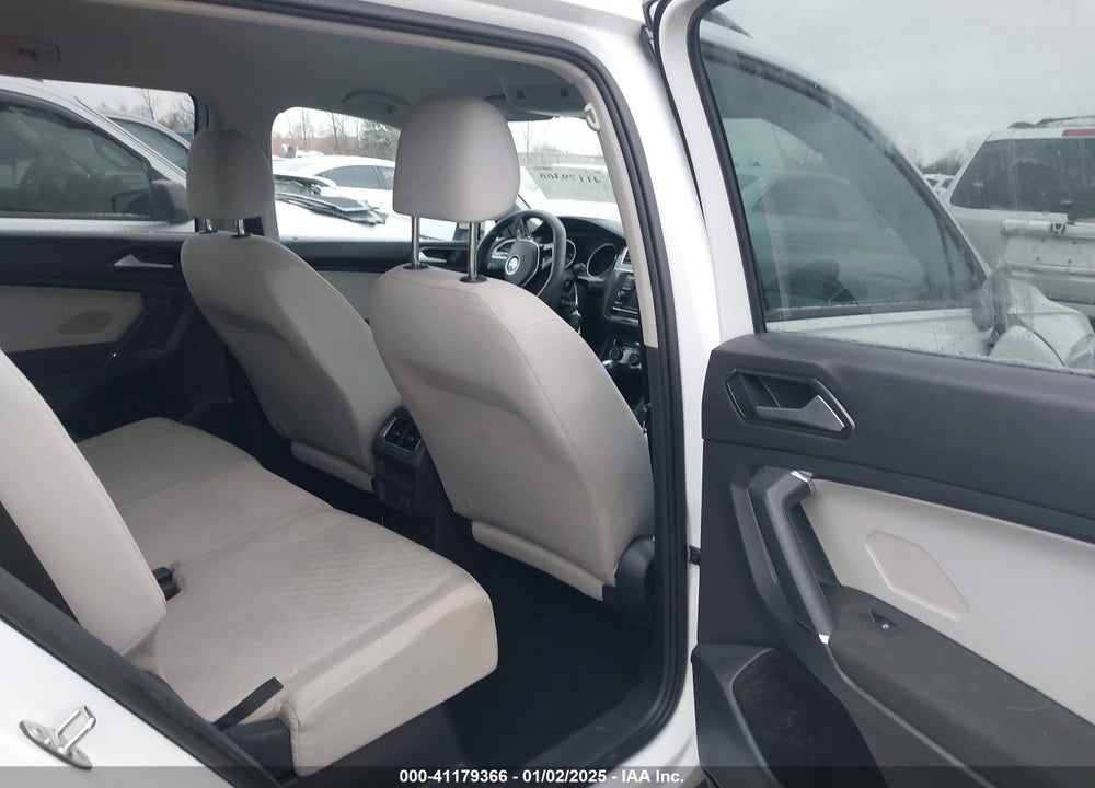2018 VOLKSWAGEN TIGUAN 2.0T S VIN: 3VV1B7AX1JM088107
