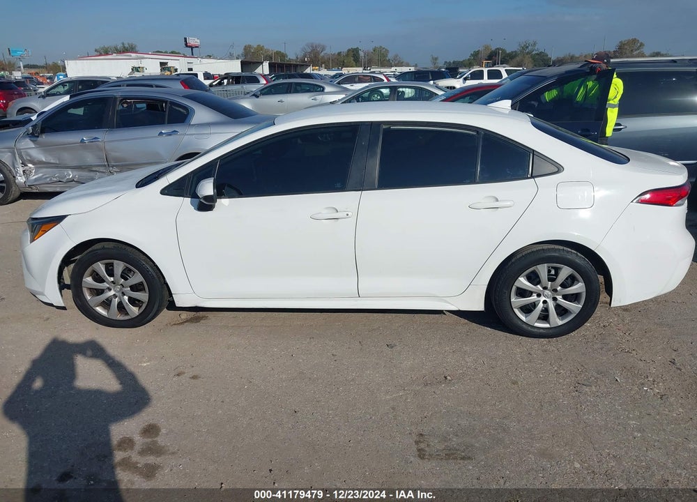 2020 TOYOTA COROLLA LE VIN: 5YFEPRAE2LP042647