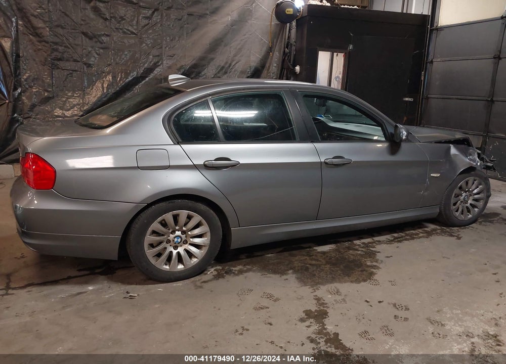 2009 BMW 328I VIN: WBAPH57549NL80088