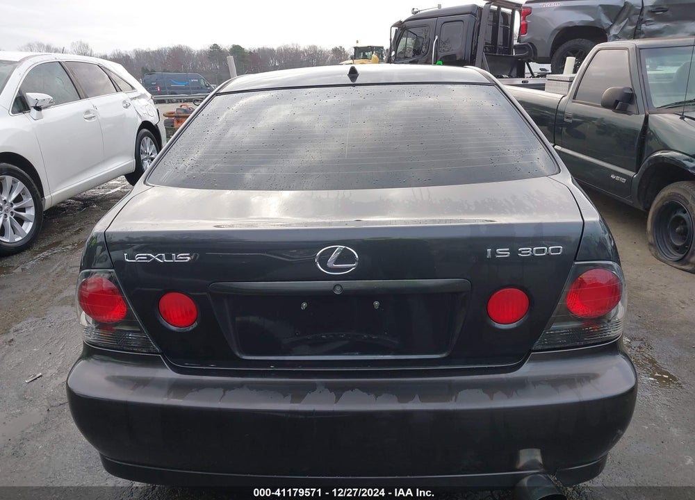 2002 LEXUS IS 300 BASE W/5-SPEED MANUAL VIN: JTHBD192820062867