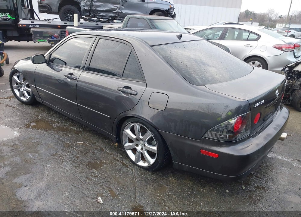 2002 LEXUS IS 300 BASE W/5-SPEED MANUAL VIN: JTHBD192820062867