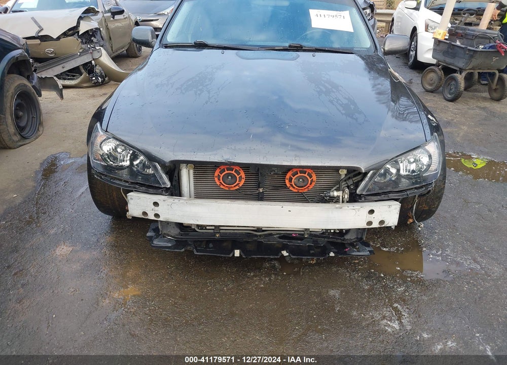 2002 LEXUS IS 300 BASE W/5-SPEED MANUAL VIN: JTHBD192820062867