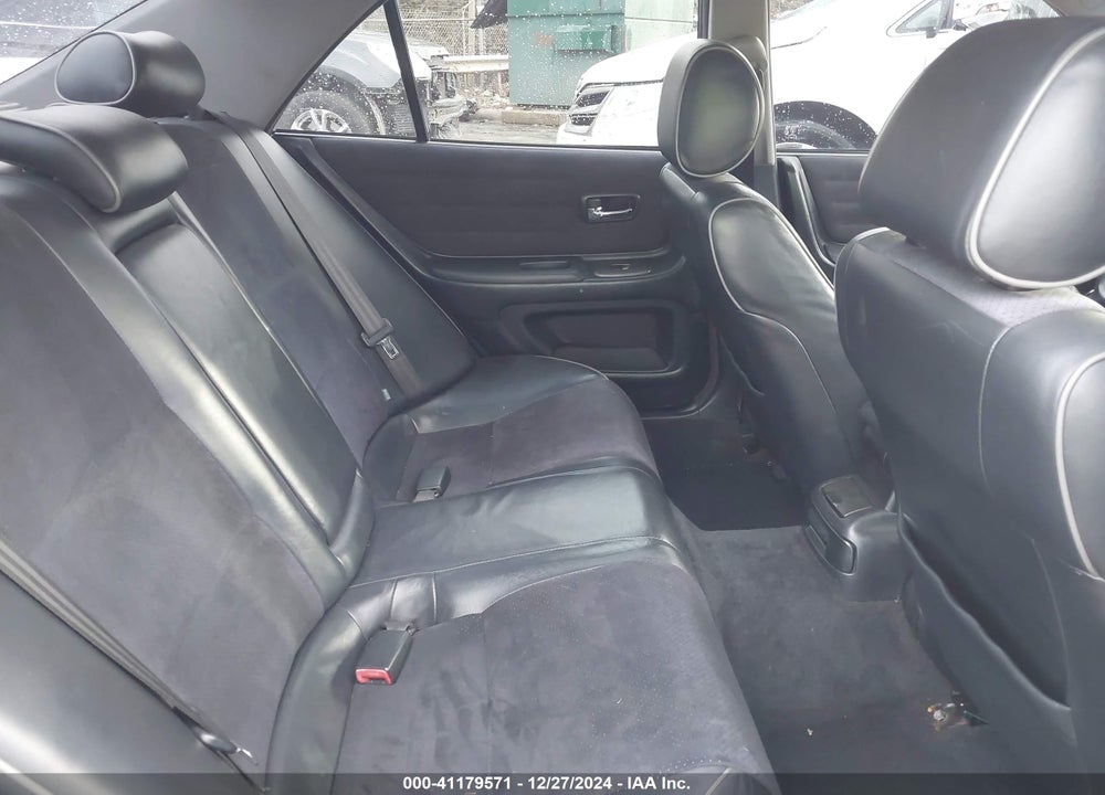 2002 LEXUS IS 300 BASE W/5-SPEED MANUAL VIN: JTHBD192820062867
