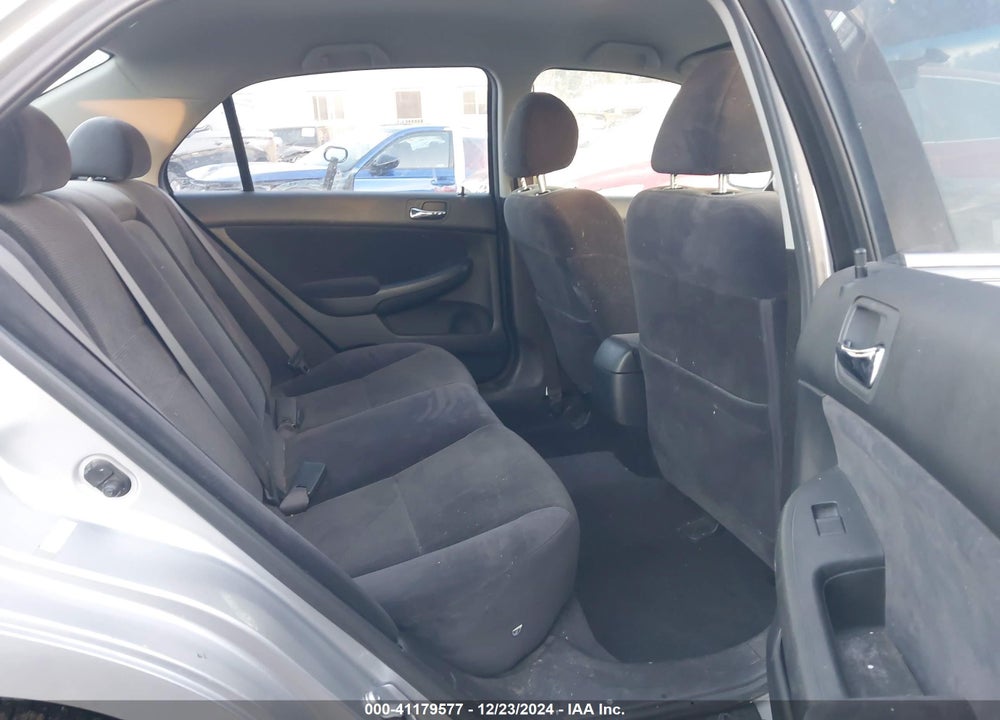2004 HONDA ACCORD 2.4 LX VIN: JHMCM563X4C002499