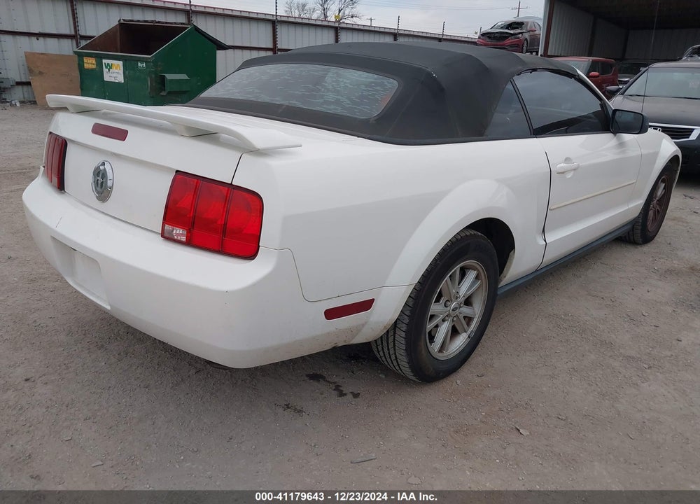2005 FORD MUSTANG VIN: 1ZVFT84N555202877