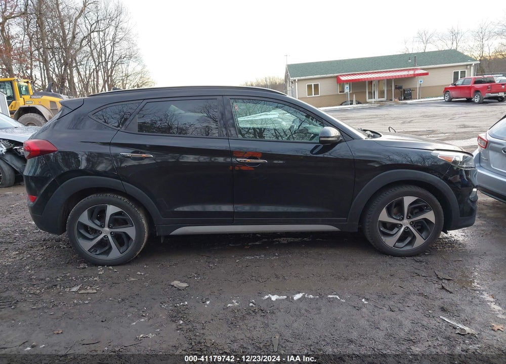 2018 HYUNDAI TUCSON LIMITED VIN: KM8J3CA23JU655546