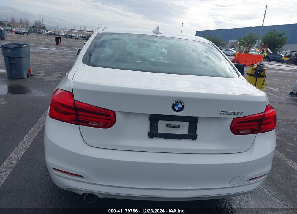 2018 BMW 320I VIN: WBA8A9C55JAH12222