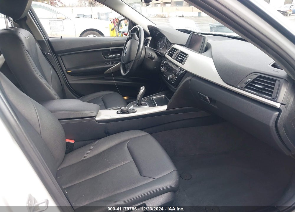 2018 BMW 320I VIN: WBA8A9C55JAH12222