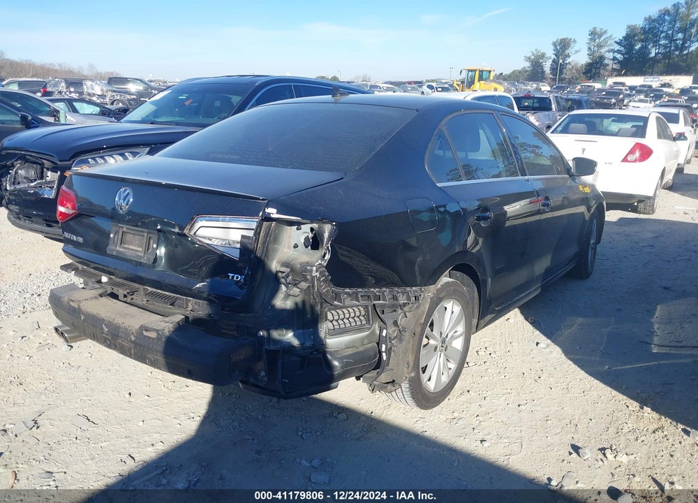 2015 VOLKSWAGEN JETTA 2.0L TDI SE VIN: 3VWLA7AJ9FM271202